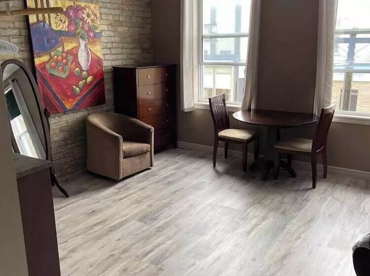 Retkeilymaja The Avonlea Inn