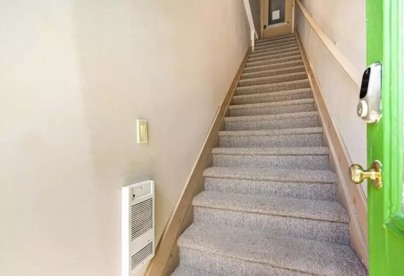 Retkeilymaja The Avonlea Inn