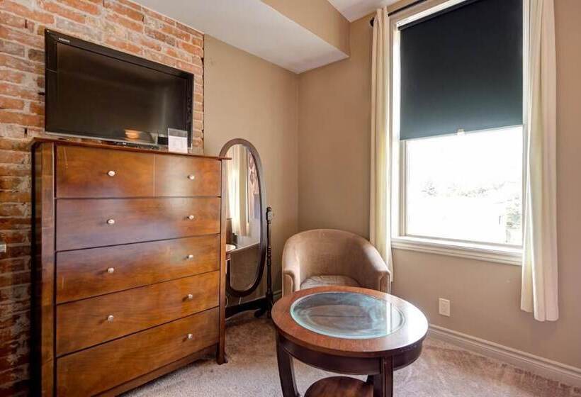 Hostel The Avonlea Inn