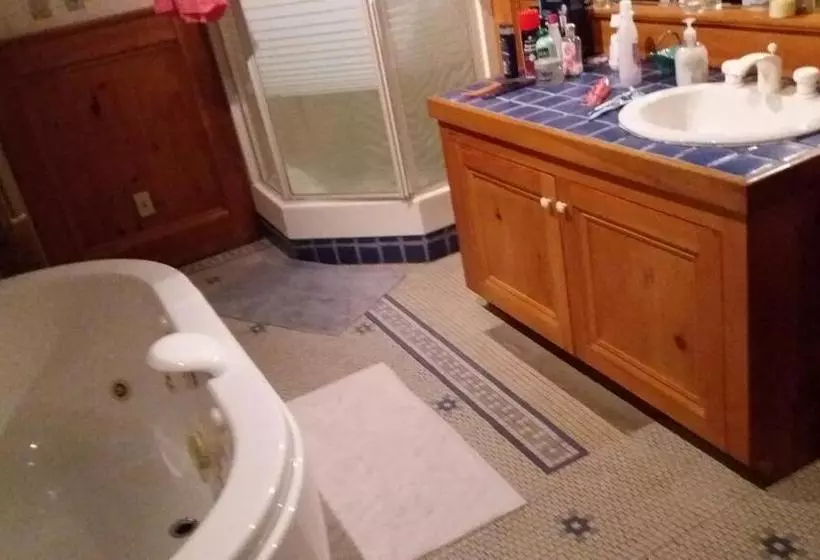 A Tanners Home Inn Bed And Breakfast