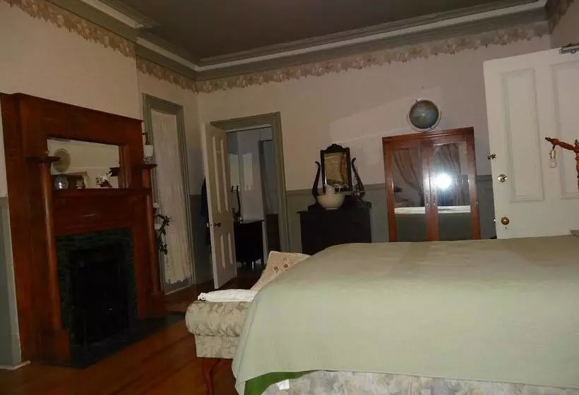A Tanners Home Inn Bed And Breakfast