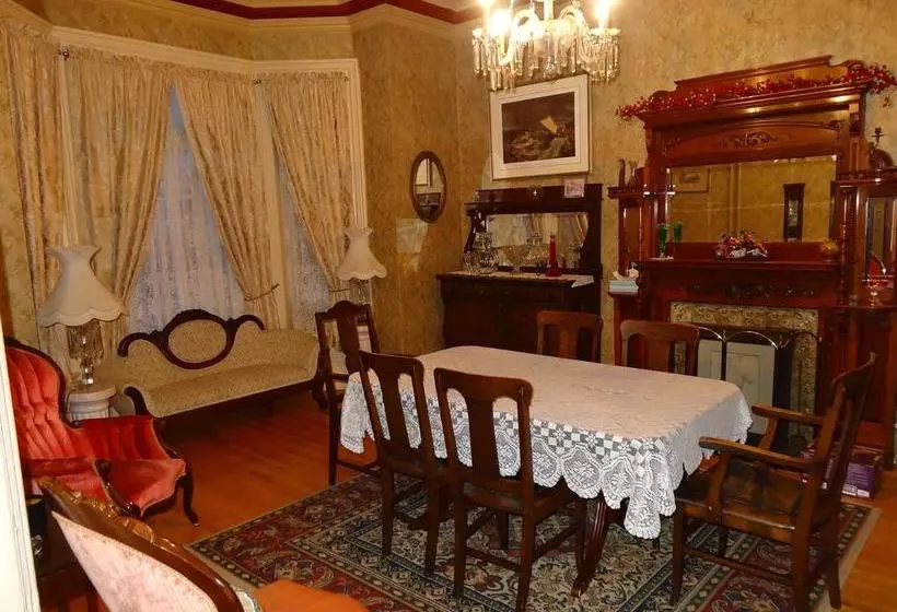 A Tanners Home Inn Bed And Breakfast