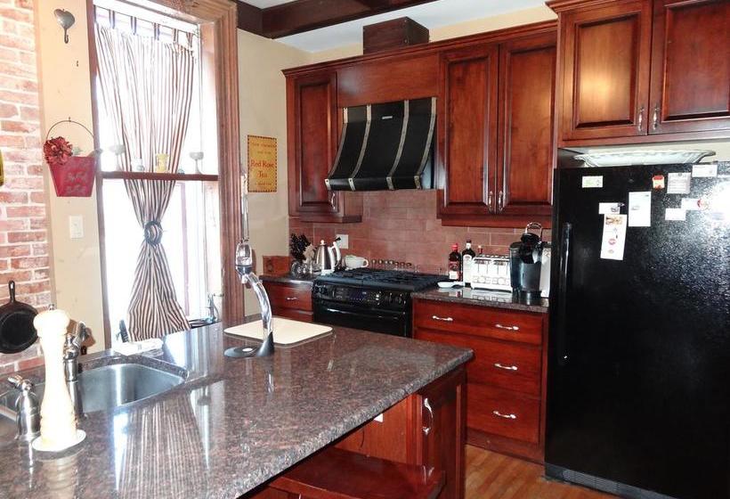 A Tanners Home Inn Bed And Breakfast