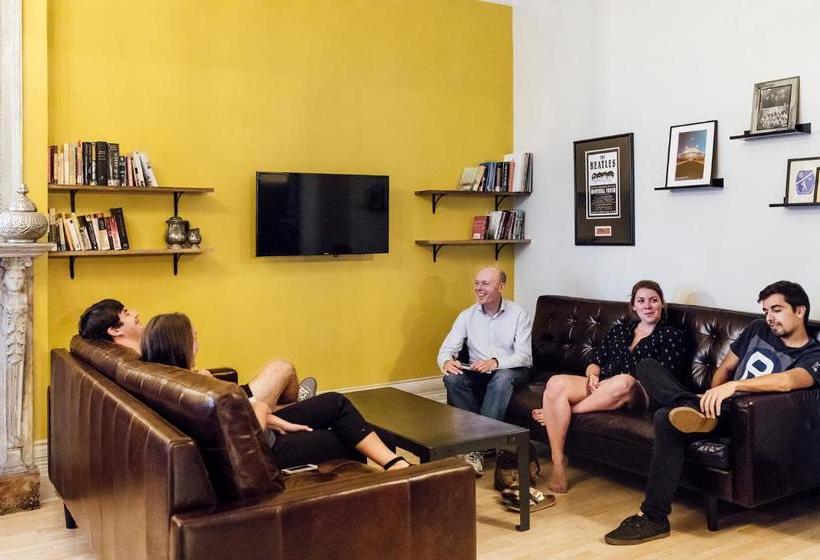 הוסטל Auberge Bishop