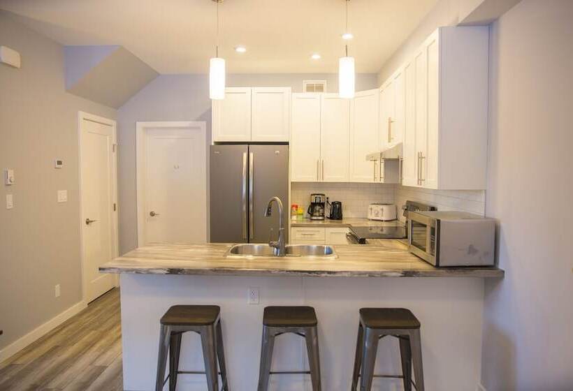 Bed and Breakfast Midnight Sun Inn