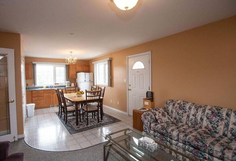 Bed and Breakfast Midnight Sun Inn