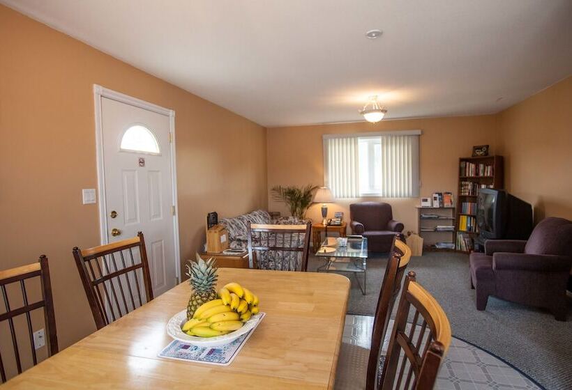 Bed and Breakfast Midnight Sun Inn