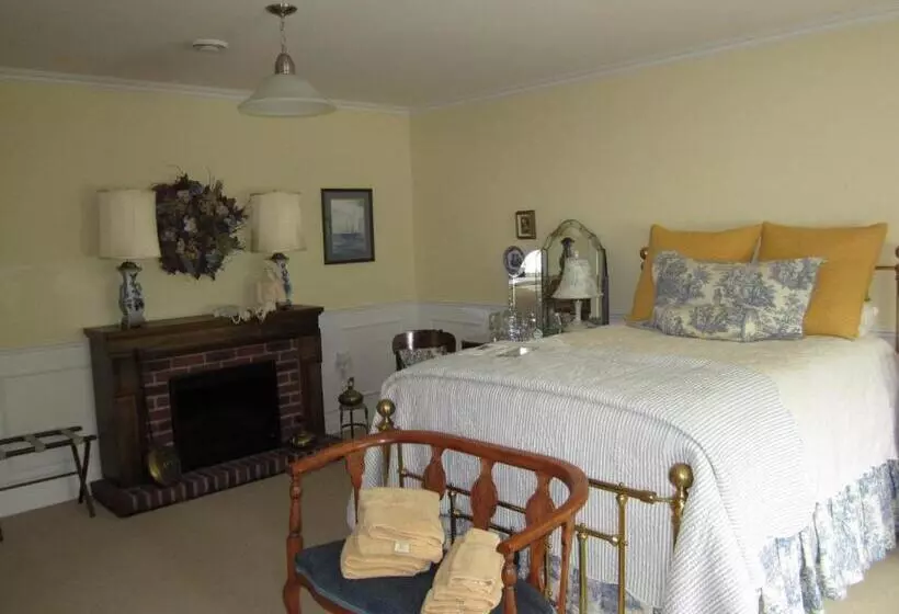 Casa Breeze B & B