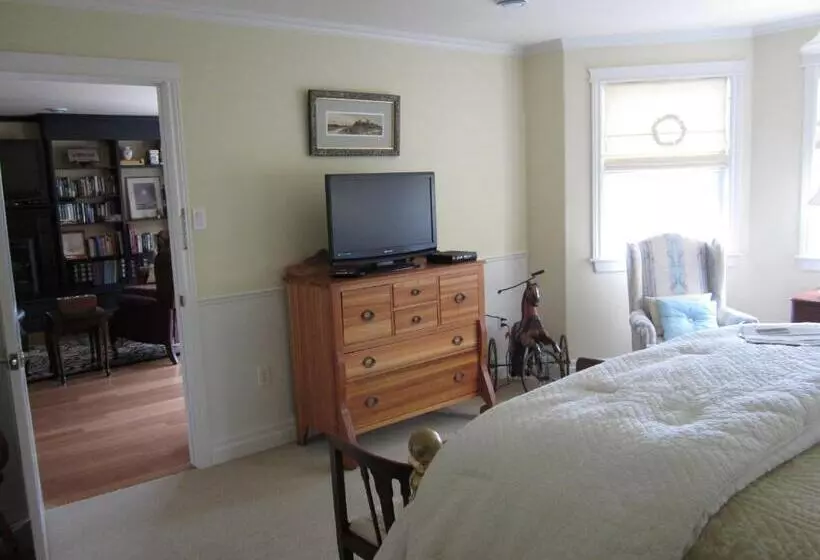 Casa Breeze B & B