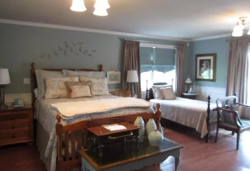 Casa Breeze B & B