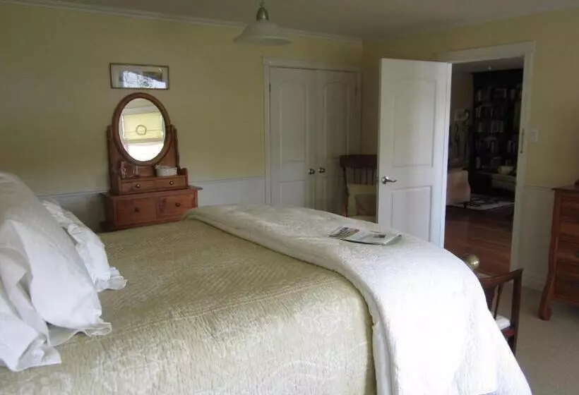 Casa Breeze B & B