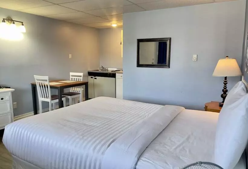 Departure Bay Motel