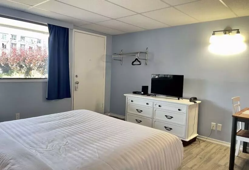Departure Bay Motel