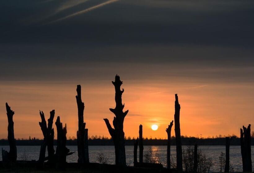 ホテル B&b, Brasserie Lakerhof