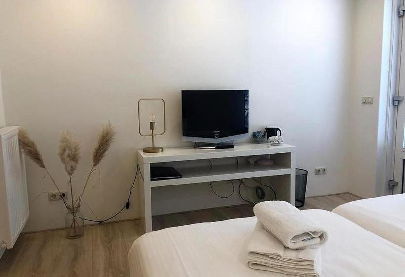 בית מלון כפרי Brasserie De Walvisvaarder