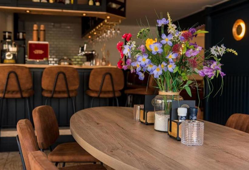 בית מלון כפרי Brasserie De Walvisvaarder