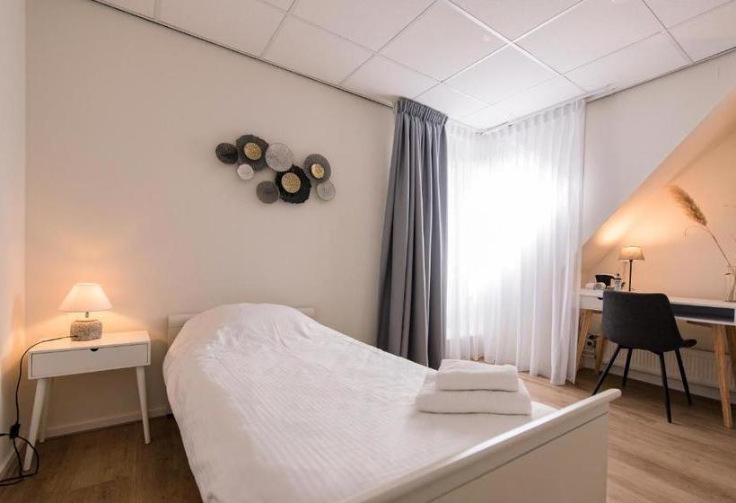 בית מלון כפרי Brasserie De Walvisvaarder