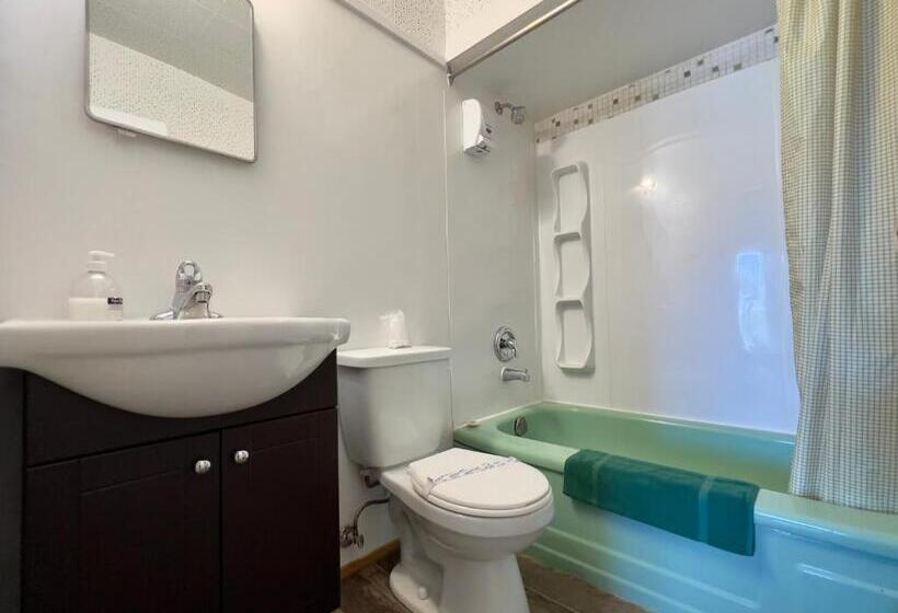 מוטל Airport Inn