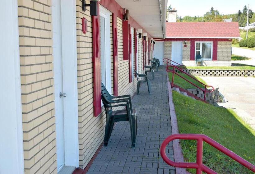 Motel Et Chalets Bo Fleuve Evangeline