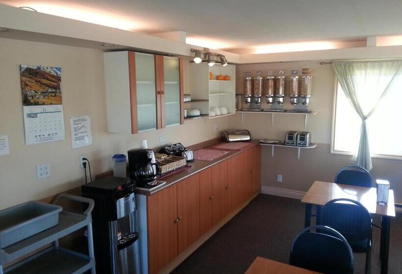 فندق على الطريق Traveller S Inn