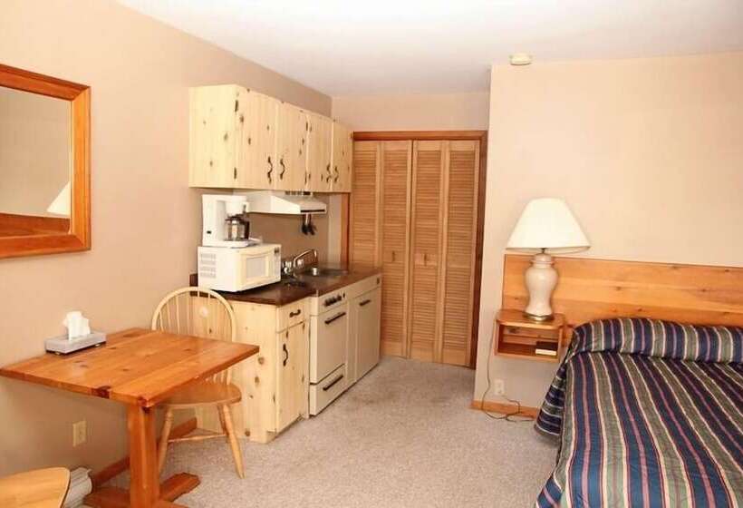 Patterson Kaye Resort On Lake Muskoka