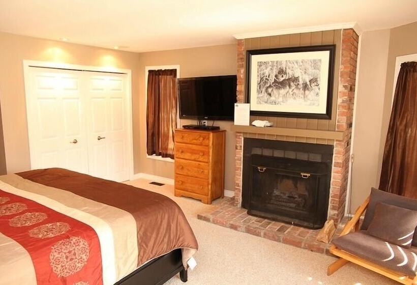 Patterson Kaye Resort On Lake Muskoka