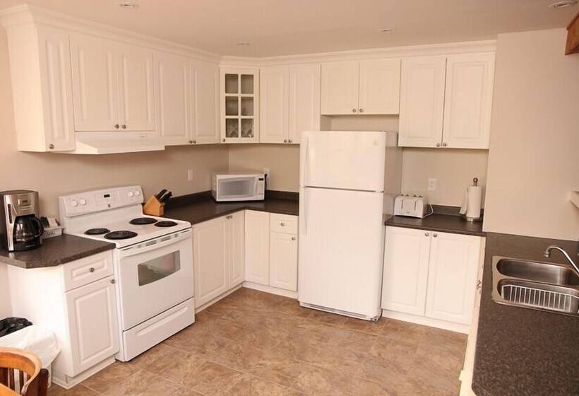 Patterson Kaye Resort On Lake Muskoka