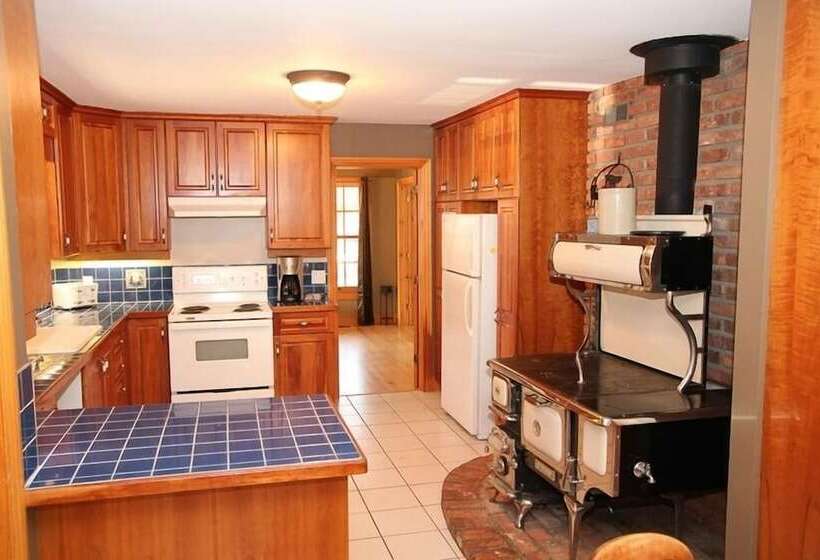 Patterson Kaye Resort On Lake Muskoka