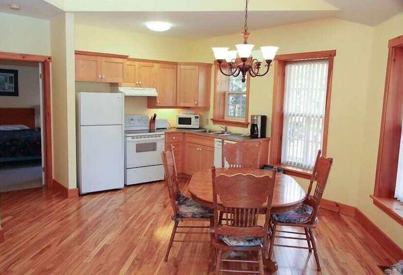 Patterson Kaye Resort On Lake Muskoka