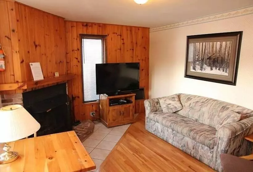 Patterson Kaye Resort On Lake Muskoka