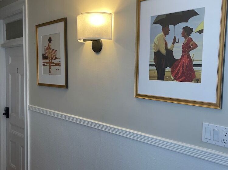 The Century House Bed And Breakfast Ottawa