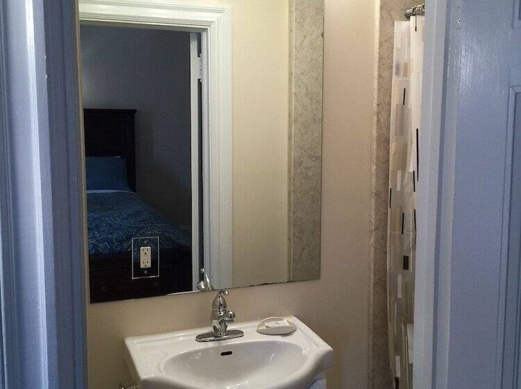 The Century House Bed And Breakfast Ottawa