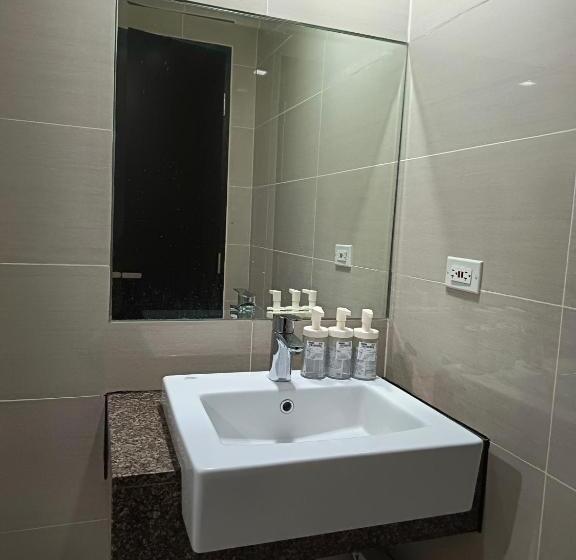 Eastwood Staycation Home With Stunning City View Minimum 2nights Stay