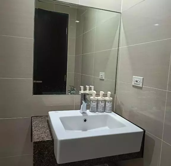 Eastwood Staycation Home With Stunning City View Minimum 2nights Stay