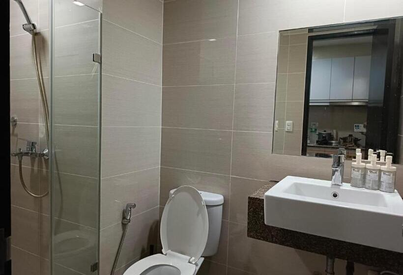 Eastwood Staycation Home With Stunning City View Minimum 2nights Stay