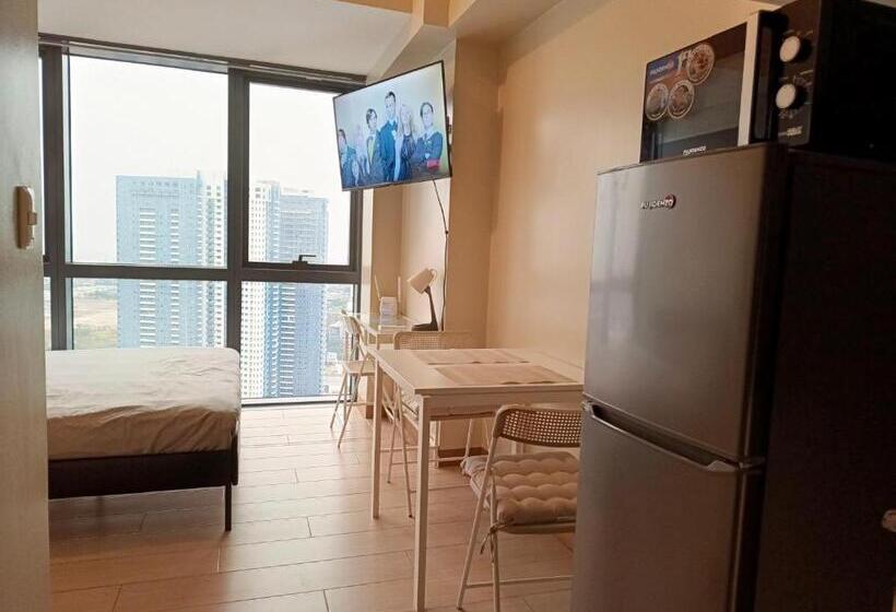 Eastwood Staycation Home With Stunning City View Minimum 2nights Stay