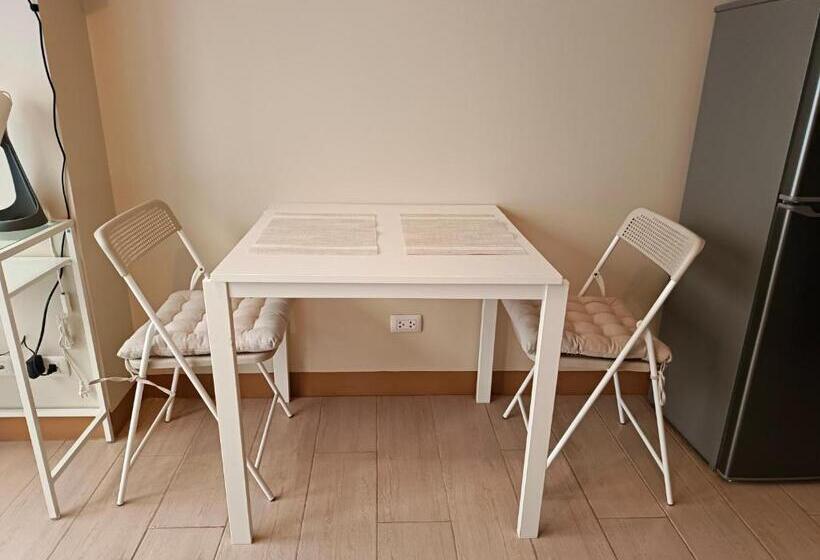 Eastwood Staycation Home With Stunning City View Minimum 2nights Stay