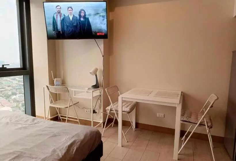 Eastwood Staycation Home With Stunning City View Minimum 2nights Stay