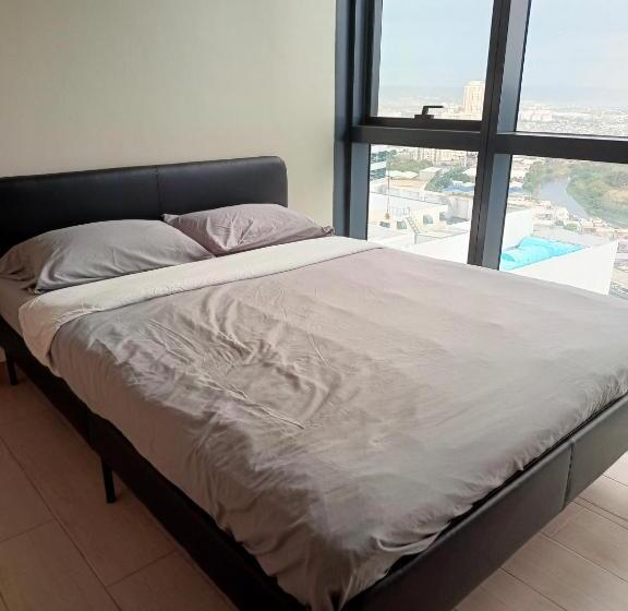 Eastwood Staycation Home With Stunning City View Minimum 2nights Stay