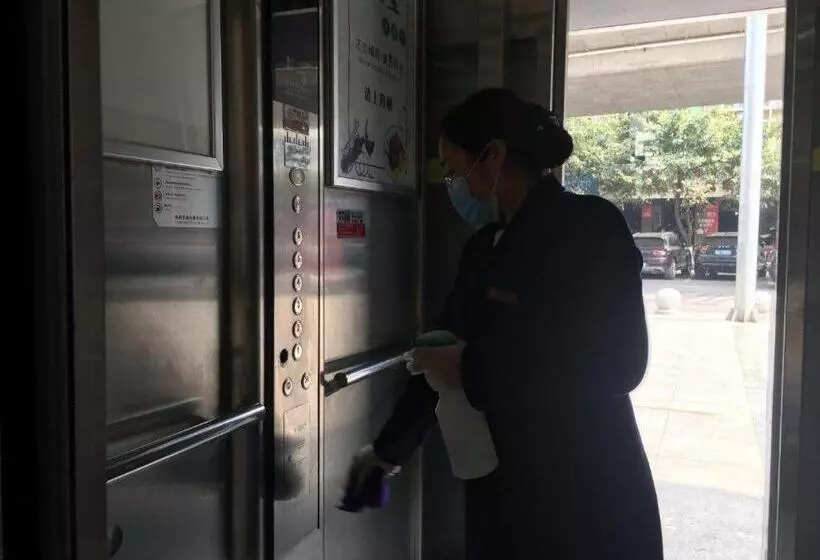 Hanting Hotel Guangyuan Cangxi Binjiang Road