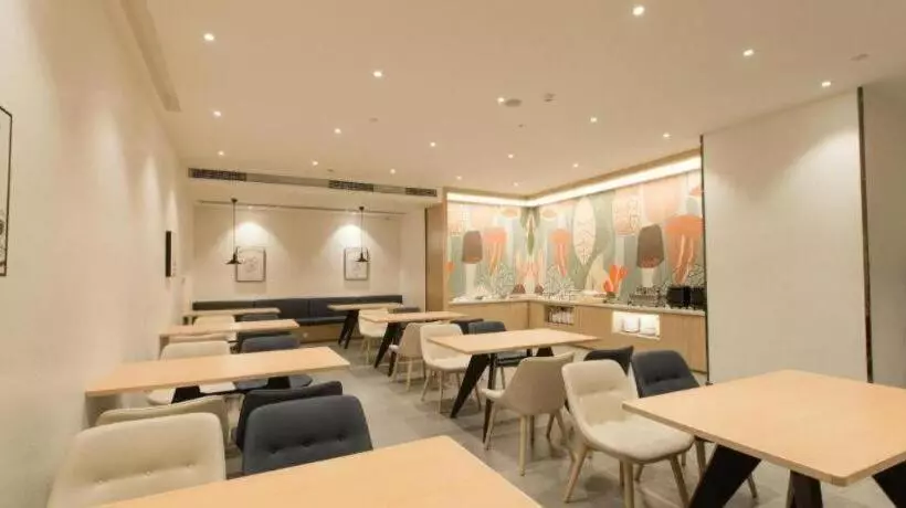 Hanting Hotel Guangyuan Cangxi Binjiang Road