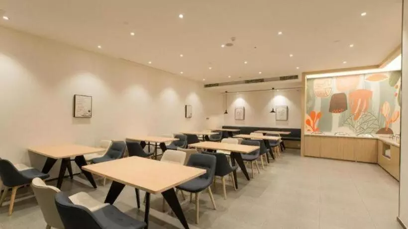 Hanting Hotel Guangyuan Cangxi Binjiang Road