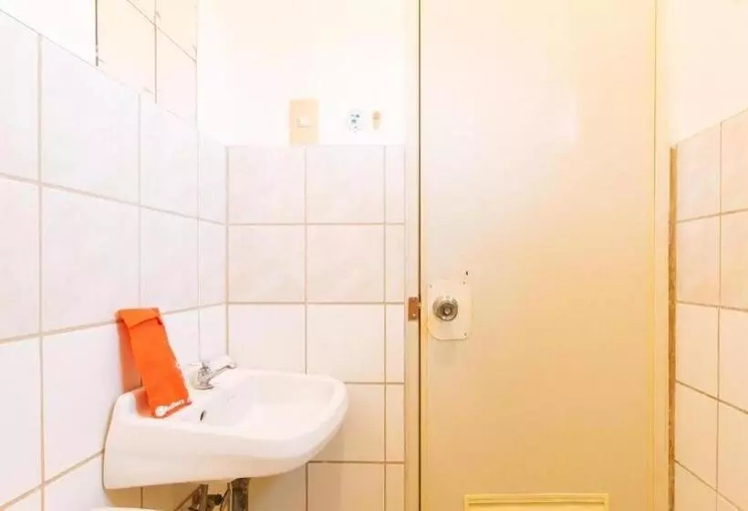 Hotelli Reddoorz Hostel @ Baguio Piraso