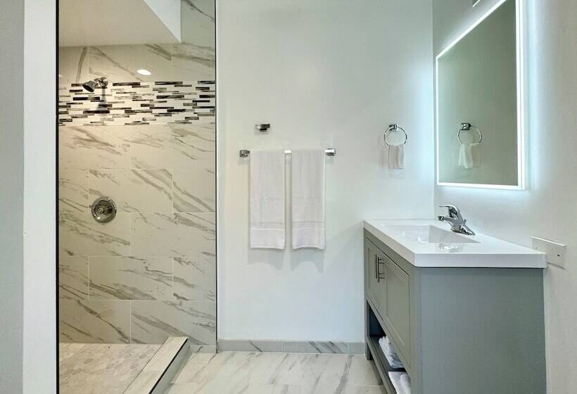 هتل The Gem Museum Suites