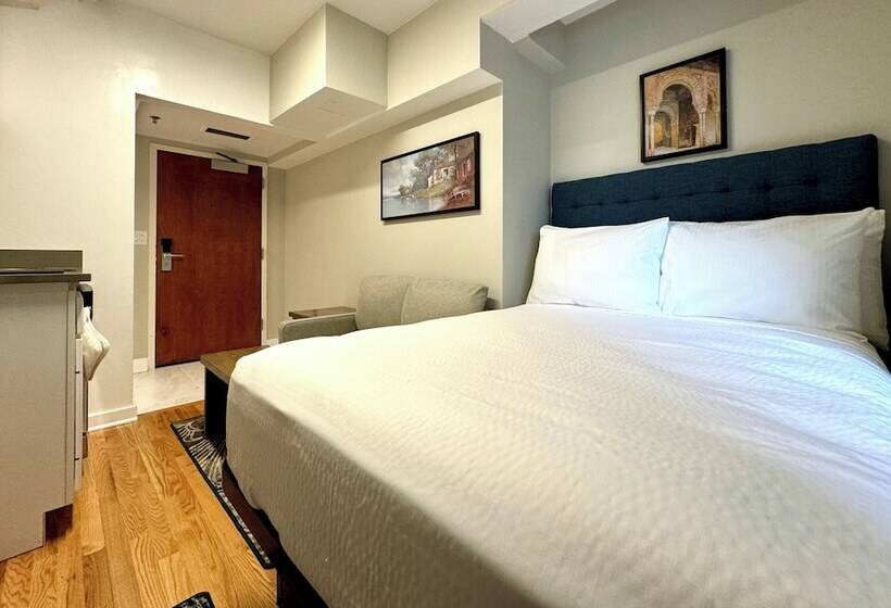 هتل The Gem Museum Suites