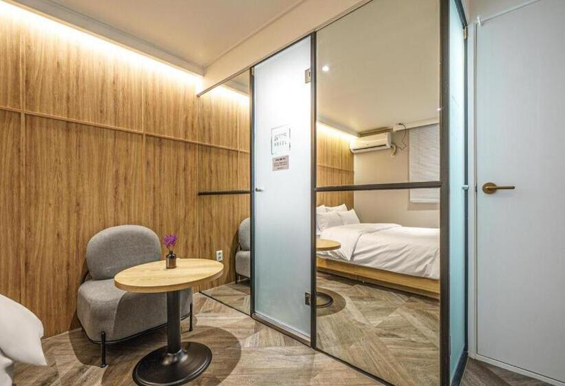 Number25hotel Dongam Station