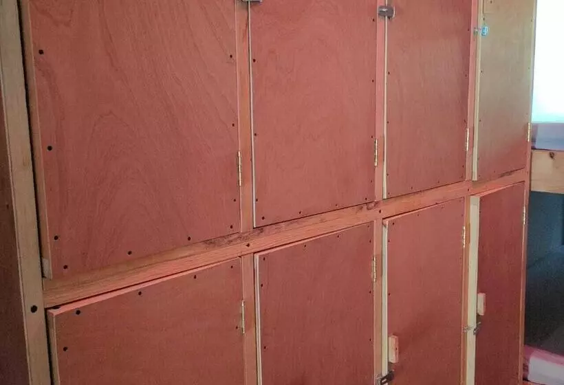 Majatalo Hostal Ledeztrus