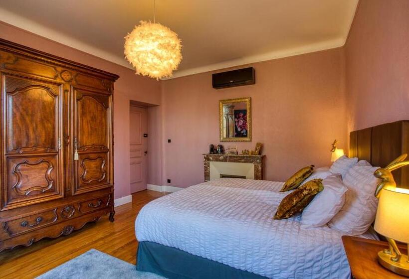 تختخواب و صبحانه Manoir Majoral