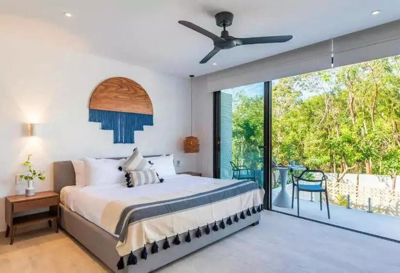 Central Park Lagunas   Luxury Modern Condo With Kitchen