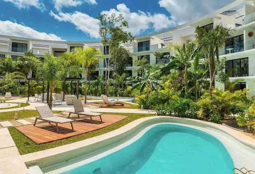 Central Park Lagunas   Luxury Modern Condo With Kitchen